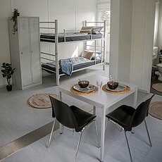 Container mit Möblierung